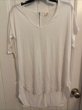 I JOAH Lightweight White High Low Scoop Neck Tunic Top size medium
